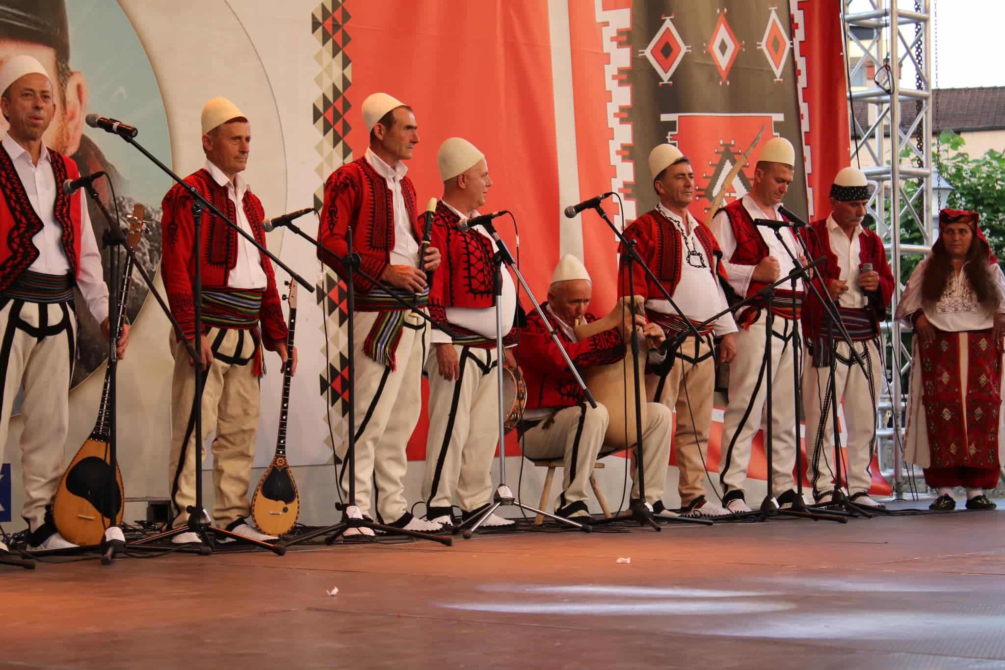 PËRGATITJET PËR FESTIVALIN FOLKLORIK “I KËNDOJMË LIRISË” NË KLINË