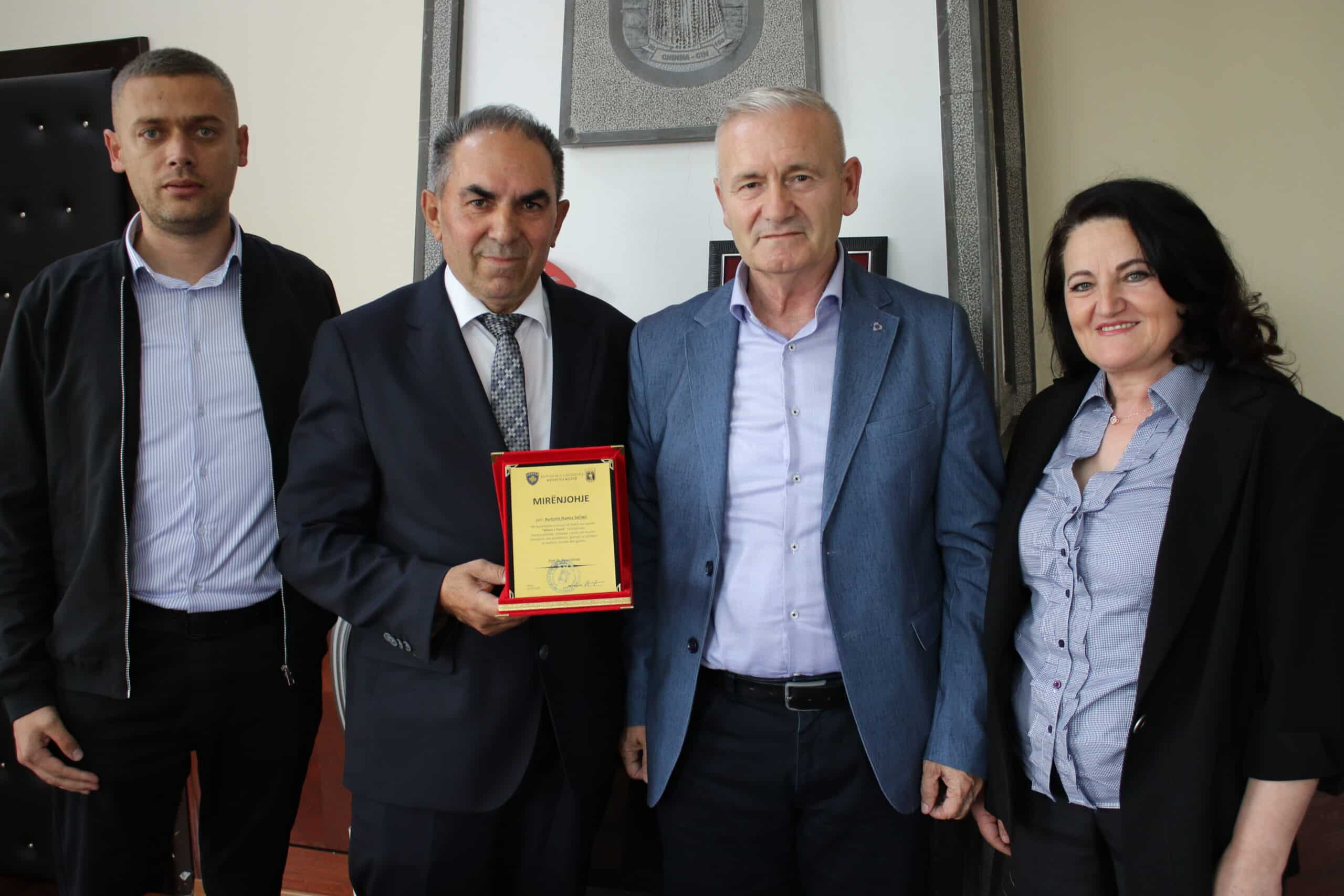 NDAHET MIRËNJOHJE PËR AUTORIN DHE PUBLICISTIN RAMIZ SELIMI