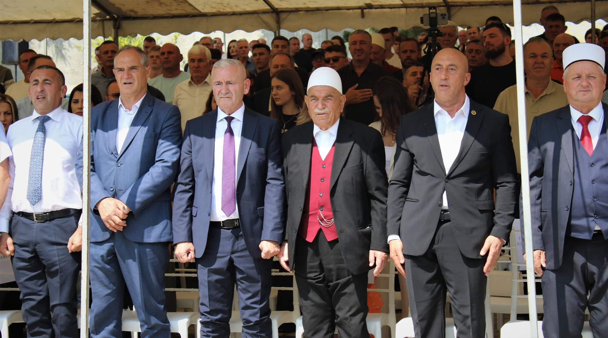 NACIONALNI FESTIVAL FOLKLORA „PEVAMO ZA SLOBODU“ OTVOREN U ČABIKU, KLINA